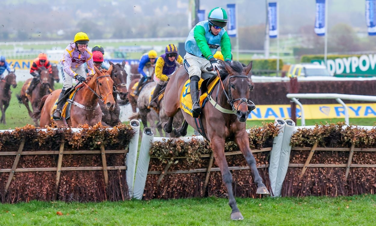 You Wear It Well winning the G2 Mares Novices Hurdle at the Cheltenham Festival